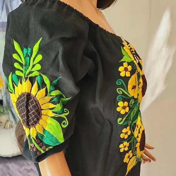 Women's off Shoulder Mexican Embroidered Black Blouse Top Size Large - Picture 5 of 6